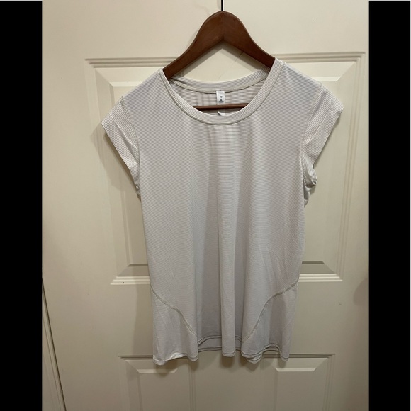 Lululemon t-shirt - Picture 1 of 5